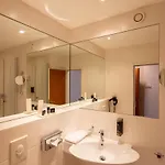 Golden Tulip Hamburg