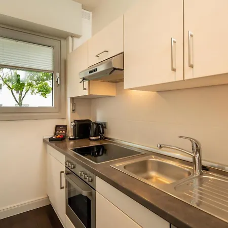 Hotell Golden Tulip Hamburg 4*