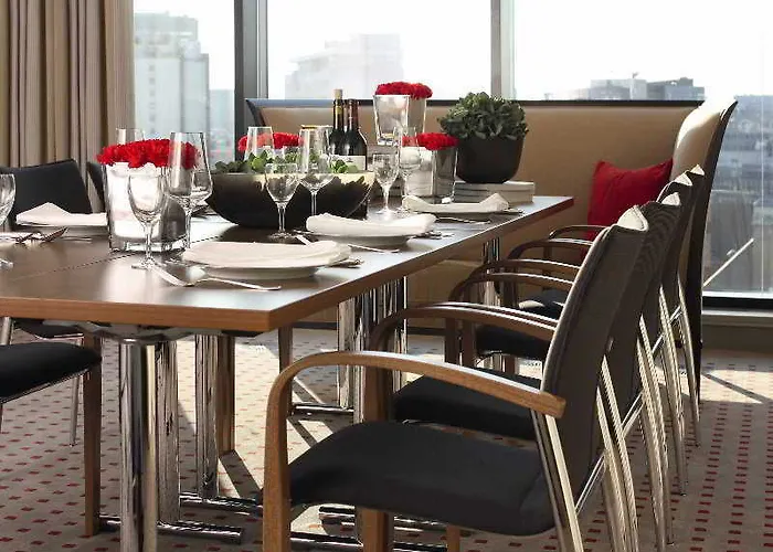 Hotell Golden Tulip Hamburg 4*