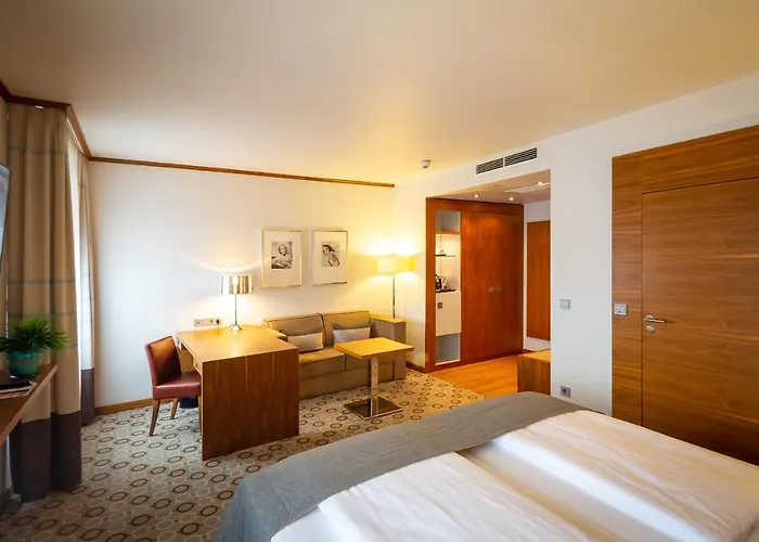 Golden Tulip Hamburg Otel 4*