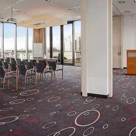 Golden Tulip Hamburg