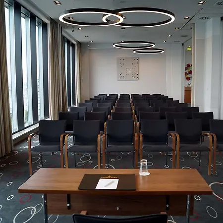 Golden Tulip Hamburg Берлин