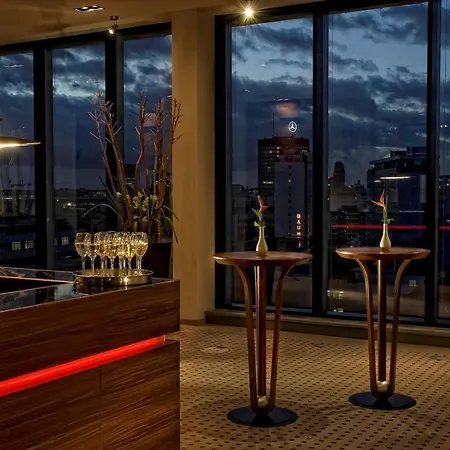 Golden Tulip Hamburg מלון