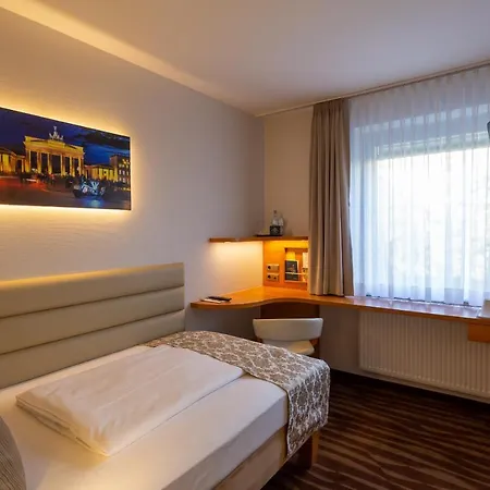 酒店 Golden Tulip Hamburg 4*