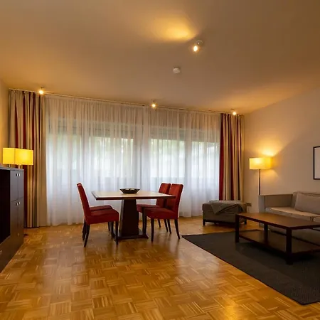 Golden Tulip Hamburg מלון 4*