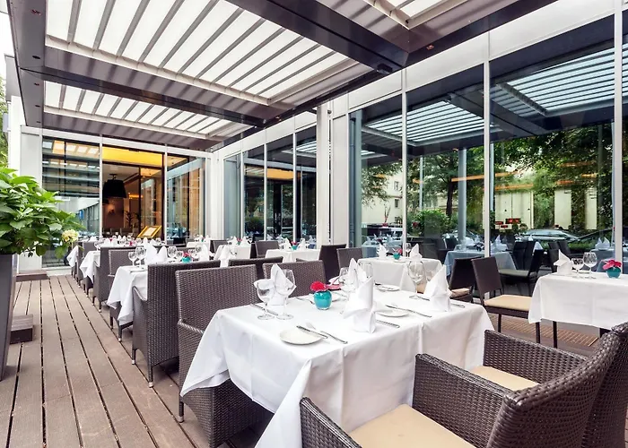 酒店 Golden Tulip Hamburg 4*