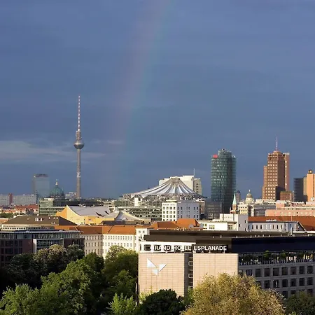 מלון Golden Tulip Hamburg 4*