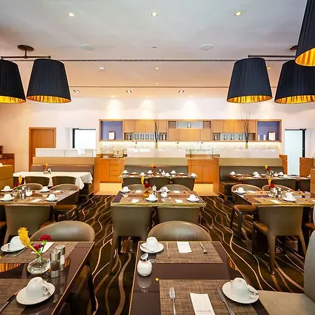 Szálloda Golden Tulip Hamburg