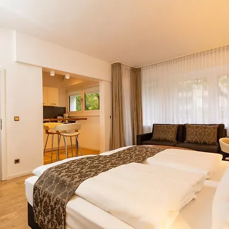 Golden Tulip Hamburg מלון