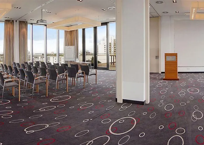 Golden Tulip Hamburg